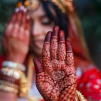Mehendi Hands